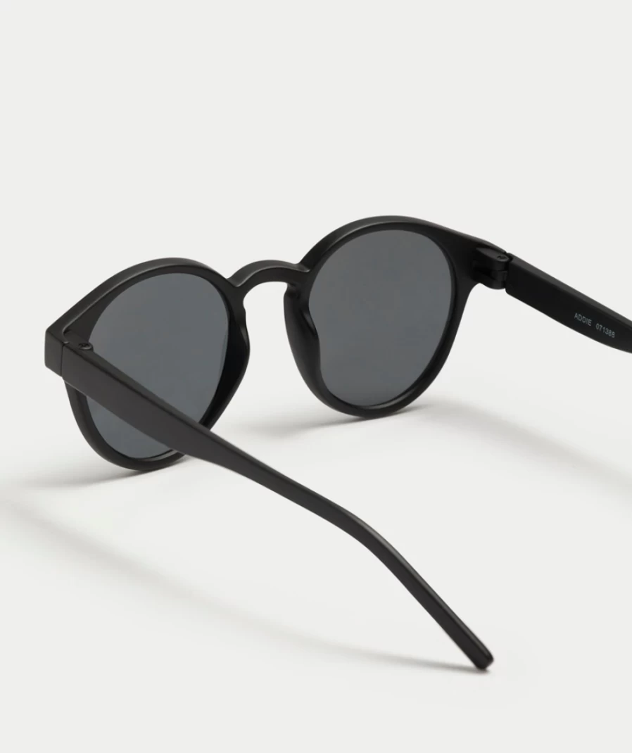 Sportsgirl Women's Black Addie Sunglasses - Stylish & Trendy Shades